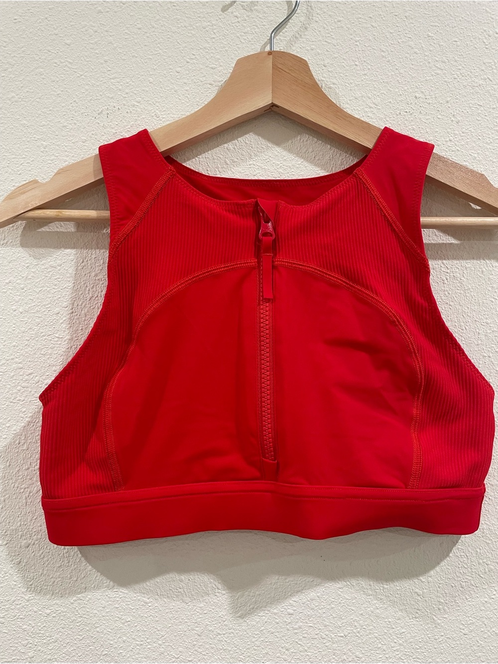 Lululemon Red Zip-Front Ribbed Athletic Sports Bra Back Cut Out Size Small